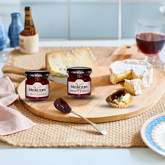 Luxury Cheese & Chutney Mini Hamper Gift Box with Mature Cheddar Truckle, Hot Chilli Jam, Sweet Chilli Jam & Savoury Crackers – Artisan Cheese Board Hampers Gift Set, Christmas Platter