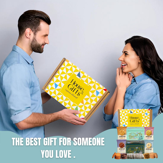 Afternoon Tea Gift Set with 4 twin packs of Border Biscuits (8 biscuits) & 80 New English Teas teabags (Breakfast & Afternoon). Presented in vintage-style tins, this British tea and biscuits hamper is a perfect gift for tea lovers and special occasions.